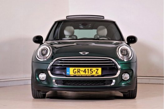 Mini Mini Cooper - 1.5 Chili 136 PK AUTOMAAT SCHUIFDAK LEDEREN SPORTSTOELEN NAVIGATIE ECC XENON LMV - 1