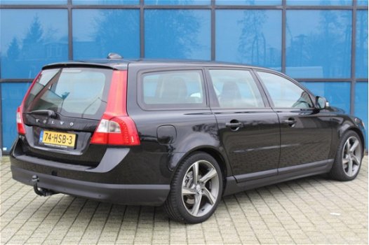 Volvo V70 - 2.5T Kinetic | TOP STAAT | 18''LMV | PDC | CLIMA | CRUISE | 200PK | - 1