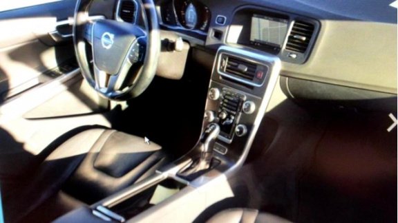 Volvo V60 - €16436 ex.BTW 2.4 D6 AWD 210kW/286pk Aut6 PIHV Summum Technology CLIMA + CRUISE + ADAPT. - 1