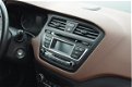Hyundai i20 - 1.2 HP i-Motion Comfort Cruise | Ecc | Pdc | NAP - 1 - Thumbnail