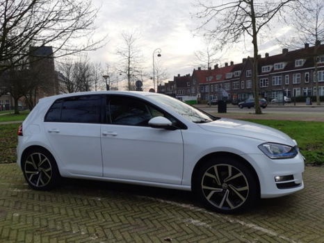 Volkswagen Golf - 1.2 TSI Trendline Led+R Line - 1