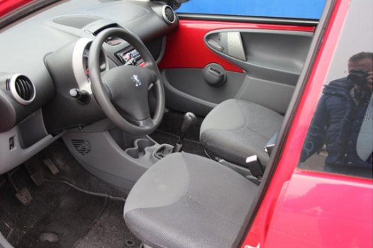 Peugeot 107 - 1.0-12V XS - 1