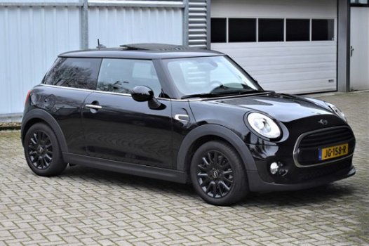 Mini Mini Cooper - Hatchback 1.5 CHILI BUSINESS /Led/Half leder/Sportstoelen/Navi Prof/Panodak/PDC/L - 1