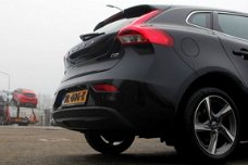 Volvo V40 - 2.0 D2 Summum + Leder + Navi + 16 inch R-Design + Pdc