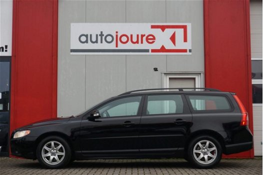 Volvo V70 - 2.4D 176 pk Limited Edition / automaat / leder / navigatie - 1