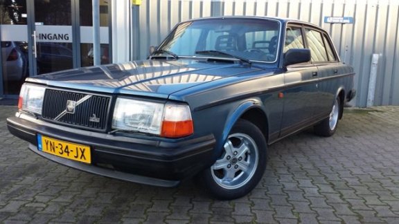 Volvo 240 - DL 2.3 - 1