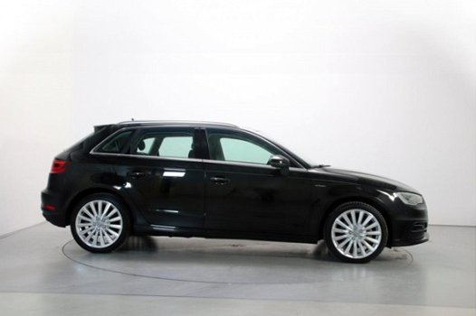 Audi A3 Sportback - 1.4 E-Tron 204pk Pro Line Plus Navigatie Camera Stoelverwarming ParkAssist - 1