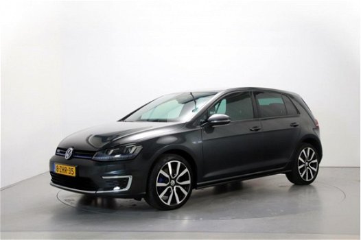 Volkswagen Golf - 1.4 TSI 204pk GTE DSG LED Navigatie Camera ParkAssist Climate Control - 1