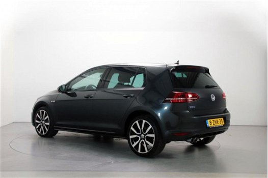 Volkswagen Golf - 1.4 TSI 204pk GTE DSG LED Navigatie Camera ParkAssist Climate Control - 1