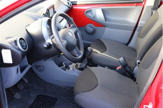 Toyota Aygo - 1.0-12V Comfort Navigator 1e eigenaar-Navigatie-Airco - 1