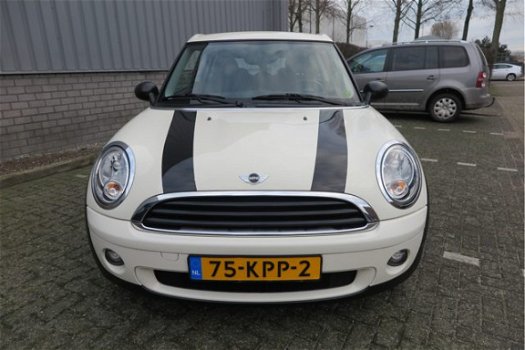 Mini Mini Clubman - 1.4 One Anniversary MK II /71.000 Km/Navi/Panorama/Airco/17inch/Cruise/2e Eig/NA - 1