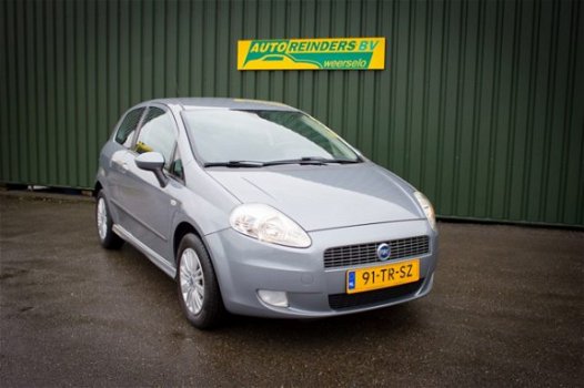 Fiat Grande Punto - 1.4i 16V Sport + Airco / Cruise / Trekhaak / Nieuwe APK - 1