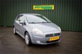 Fiat Grande Punto - 1.4i 16V Sport + Airco / Cruise / Trekhaak / Nieuwe APK - 1 - Thumbnail