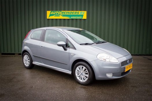 Fiat Grande Punto - 1.4i 16V Sport + Airco / Cruise / Trekhaak / Nieuwe APK - 1