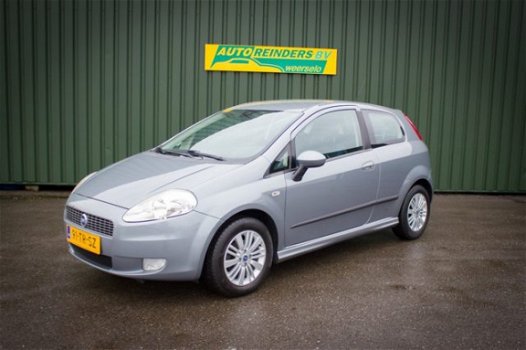 Fiat Grande Punto - 1.4i 16V Sport + Airco / Cruise / Trekhaak / Nieuwe APK - 1