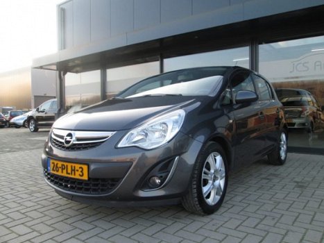 Opel Corsa - 1.4 Cosmo Ecc Cruise Pdc Trekhaak 2011 - 1