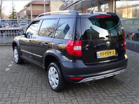 Skoda Yeti - 1.4 TSI ELEGANCE / Navi / PANORAMADAK - 1