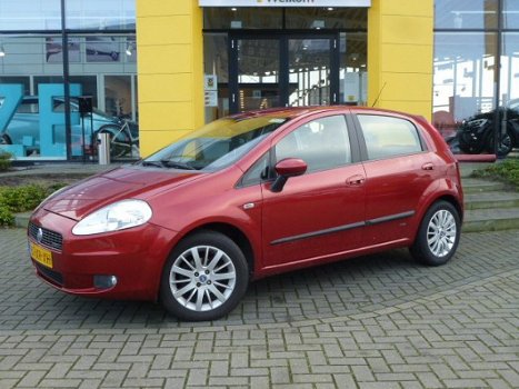 Fiat Punto - 1.4 16V 5DR GRANDE Emotion / Trekhaak / 68.000km - 1