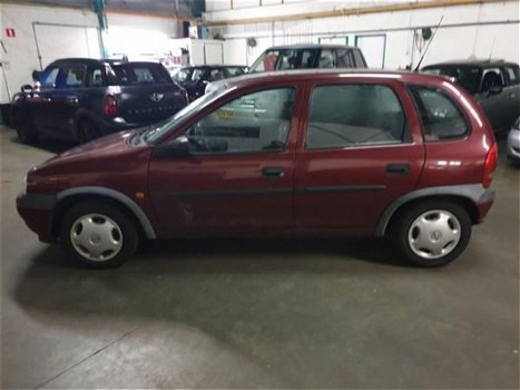 Opel Corsa - 1.4i Strada 5drs stuurbekrachtiging 118.000km 8v motor - 1