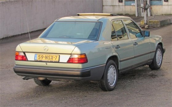 Mercedes-Benz 200-serie - 260 E (W124) airco cruise leder - 1