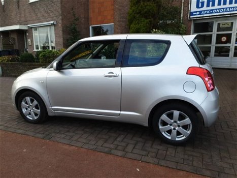 Suzuki Swift - 1.5 Comfort - 1