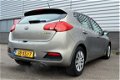 Kia Cee'd - 1.6 GDI Comfort Pack RIJKLAAR PRIJS-GARANTIE Airco Led Verlichting - 1 - Thumbnail