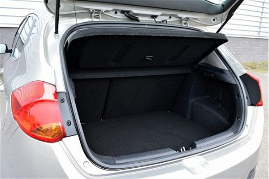 Kia Cee'd - 1.6 GDI Comfort Pack RIJKLAAR PRIJS-GARANTIE Airco Led Verlichting - 1