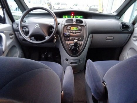 Citroën Xsara Picasso - 1.8i-16V Plaisir - 1