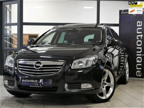 Opel Insignia Sports Tourer - 2.0 T Cosmo 4x4 *Sportleder/Panoramdak* Navigatie/Xenon/19 Inch 220pk - 1