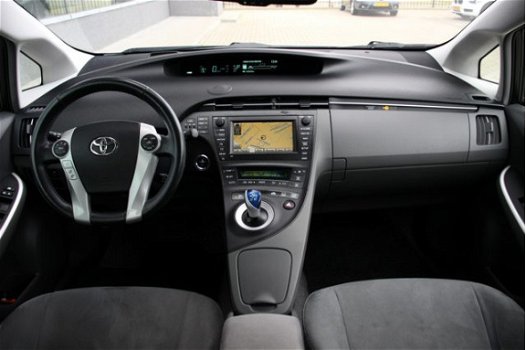 Toyota Prius - 1.8 Dynamic | Dealer onderhouden | Navi | Cruise | - 1