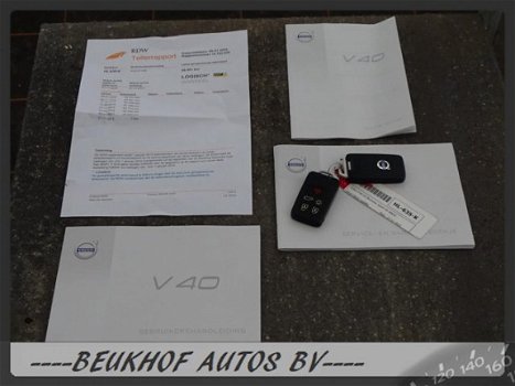 Volvo V40 - 2.0 D2 R-Design Business Leer Navi Xenon Stoelverwarming - 1