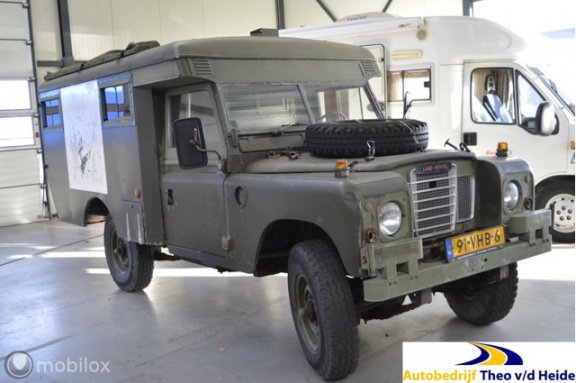 zand Vergadering fusie Land Rover 109 - Ambulance