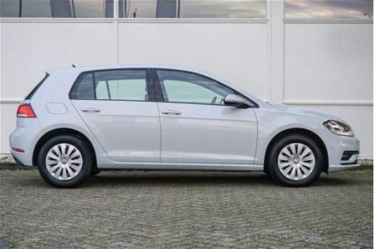 Volkswagen Golf - 1.6 TDI 90pk Trendline + Navigatie + Cruise Control - 1