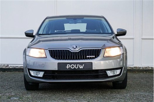 Skoda Octavia - 1.6 TDI 110pk Greenline Businessline + PDC + Park Assist - 1