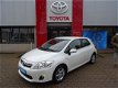 Toyota Auris - 1.8 Full Hybrid Aspiration / Parkeersensoren / Climate Control / Cruise Control / Key - 1 - Thumbnail