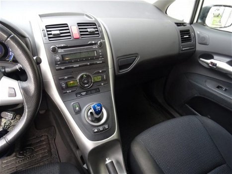 Toyota Auris - 1.8 Full Hybrid Aspiration / Parkeersensoren / Climate Control / Cruise Control / Key - 1