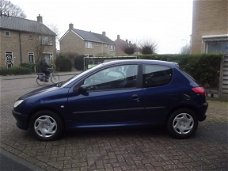 Peugeot 206 - 1.6-16V XT Rijd hartstikke goed