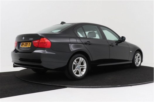 BMW 3-serie - 318i Business Line | Navigatie | Parkeersensoren | Org NL - 1