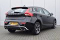 Volvo V40 - 2.0 D2 R-Design Business Navi/Bluetooth Winterline/Xenon/Stoelverwarming - 1 - Thumbnail