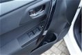 Toyota Auris - 1.8 Hybrid 136pk Aut Lease - 1 - Thumbnail