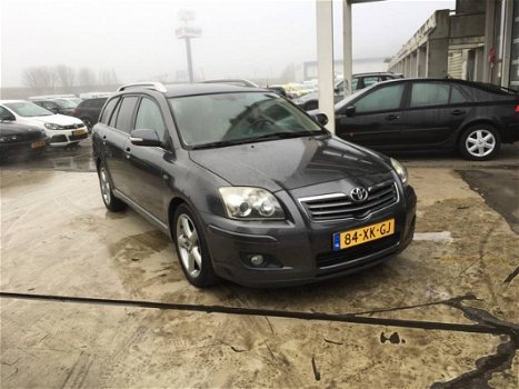 Toyota Avensis Wagon - 2.2 D-4D Executive Business - 1