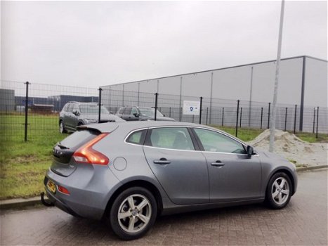 Volvo V40 - 1.6 D2 Momentum | Navigatie | Trekhaak | Cruise Control | Xenon - 1