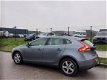 Volvo V40 - 1.6 D2 Momentum | Navigatie | Trekhaak | Cruise Control | Xenon - 1 - Thumbnail