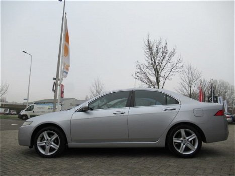 Honda Accord - 2.0 I SEDAN COMFORT / Clima / Garantie - 1