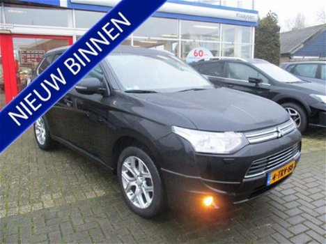 Mitsubishi Outlander - 2.0 PHEV Instyle AUT. 1e eigenaar | dealer NL auto | EX BTW | navi | opendak - 1