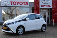 Toyota Aygo - 1.0 12V 5 DRS PARKEERCAMERA, AIRCO, USB