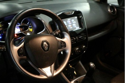 Renault Clio Estate - 1.5 dCi ECO Night&Day LUXE UITVOERING / 2015 / NIEUW MODEL / BLACK LINE - 1