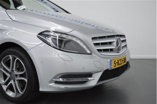 Mercedes-Benz B-klasse - 200 Prestige Automaat, Led, navi, xenon, panoramadak - 1