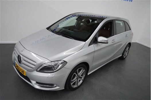 Mercedes-Benz B-klasse - 200 Prestige Automaat, Led, navi, xenon, panoramadak - 1