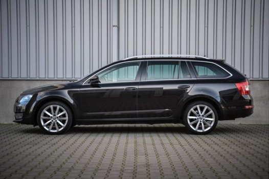 Skoda Octavia Combi - 1.4 TSI 103kW DSG Elegance Business - 1